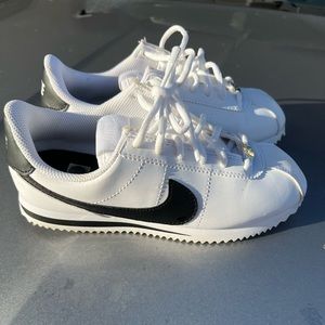 Nike shoes Youth